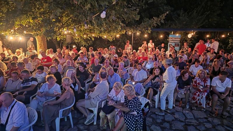FOTOGALERIJA Klapska fešta u Žrnovnici oborila rekord: Više od 600 posjetitelja uživalo uz Antoničin mlin