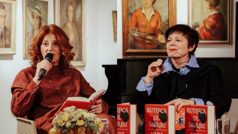 U Galeriji Cate Dujšin Ribar oživio Trogir iz 'Kutijice od školjki' Nade Gašić