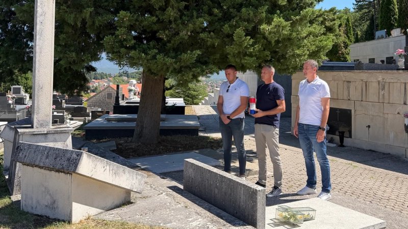 Sinjski HDZ odao počast žrtvama totalitarnih i autoritarnih režima