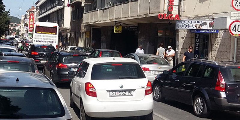 Tko je i na temelju čega pomislio stati na kraj gužvama pretvaranjem Zvonimirove u jednosmjernu?