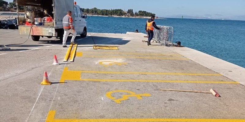 Supetar prva luka na Jadranu s mjestima osiguranim isključivo za prioritetni ukrcaj osoba s invaiditetom