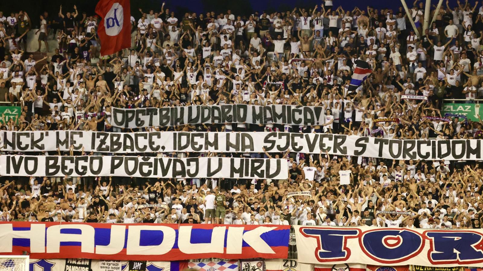 Torcida posvetila poruku Ivi Begi