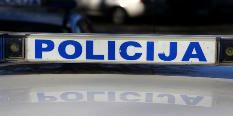 Prijetio susjedima, pa završio na policiji