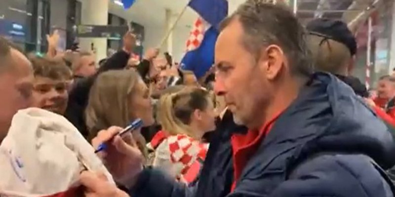 VIDEO: Rukometaši noćas stigli u Zagreb, ministar Glavina: 'Nije normalno da razgovaramo o bilo kakvim zabranama u glavnom gradu svih Hrvata'