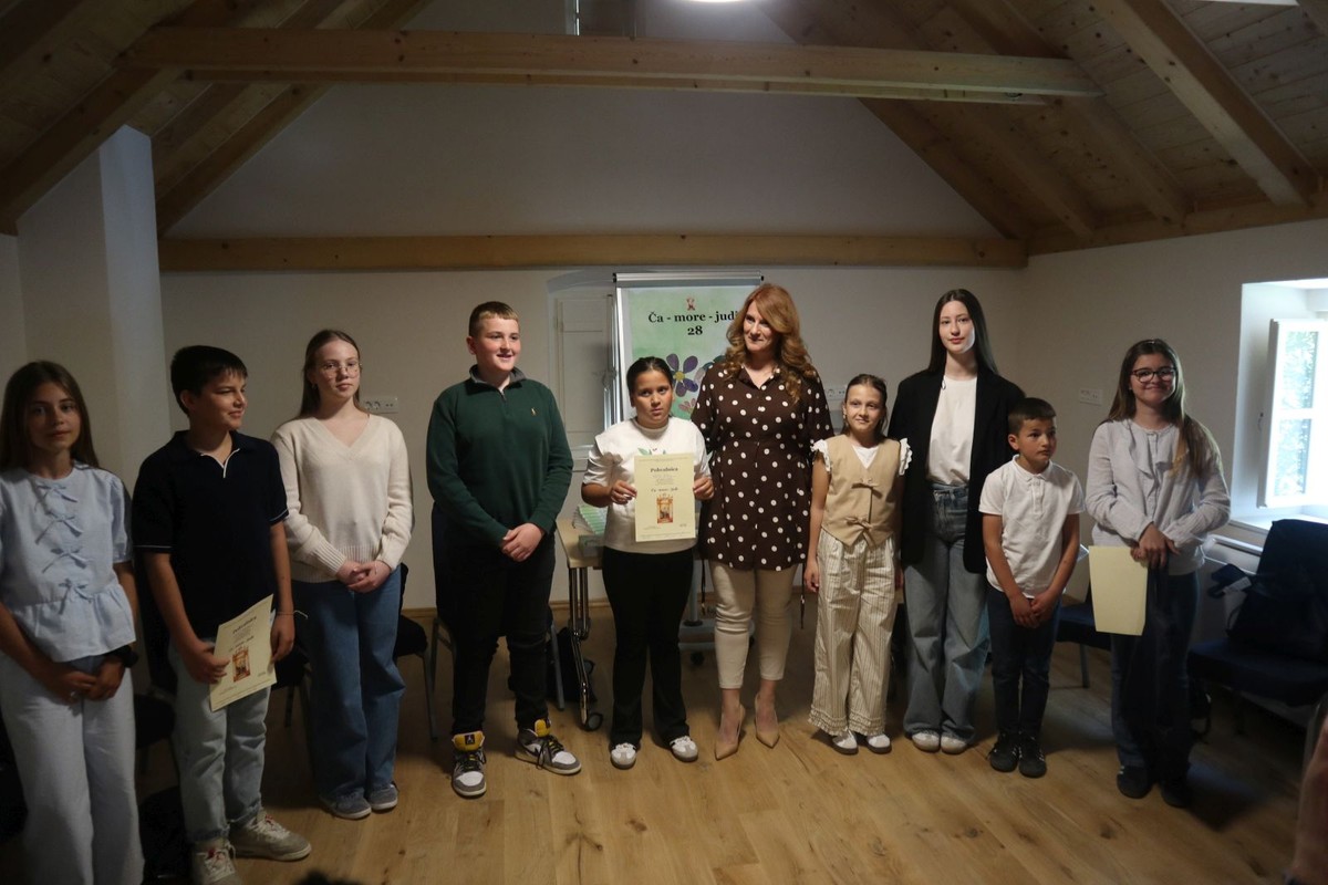 FOTOGALERIJA Na Šolti održana 28. pjesnička smotra 'Ča-more-judi' u sklopu 36. Marulićevih dana