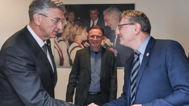 PODEBLJANA VEĆINA Plenkoviću nova ruka u Saboru