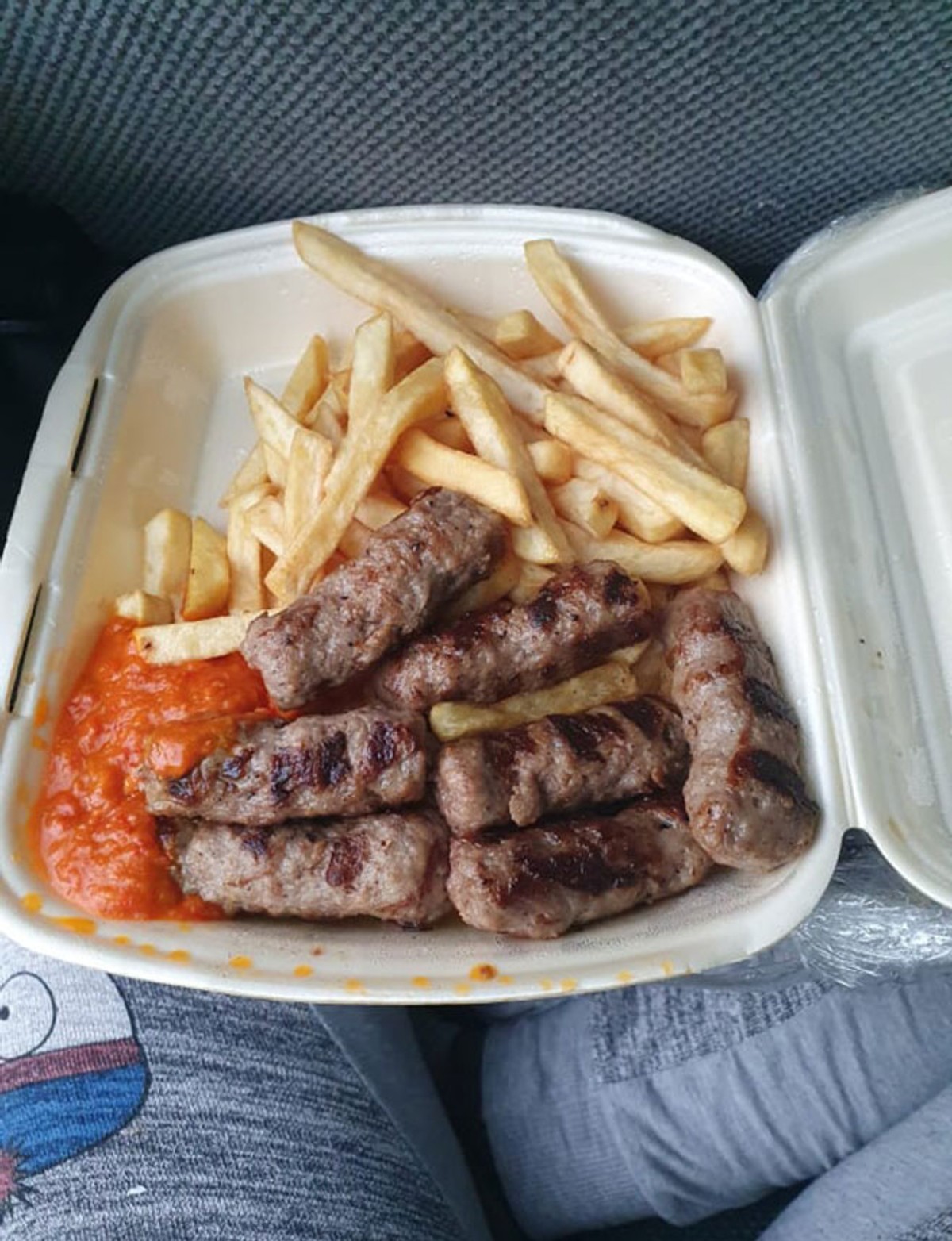 SPLIĆANKA O KAOSU NA GRANICI: 'Drže nas od sedam ujutro, nemamo gdje oprati ruke, a u autobusu je i dvogodišnja beba'