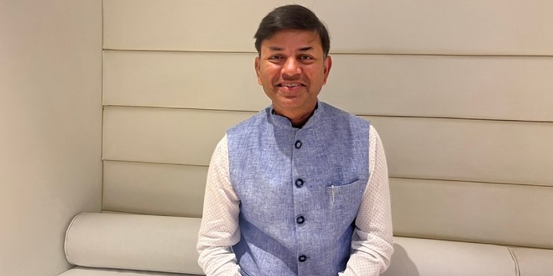 VELEPOSLANIK INDIJE 'Sve o nogometu saznam od Igora Štimca, a s Goranom Karanom sam napisao pjesmu'