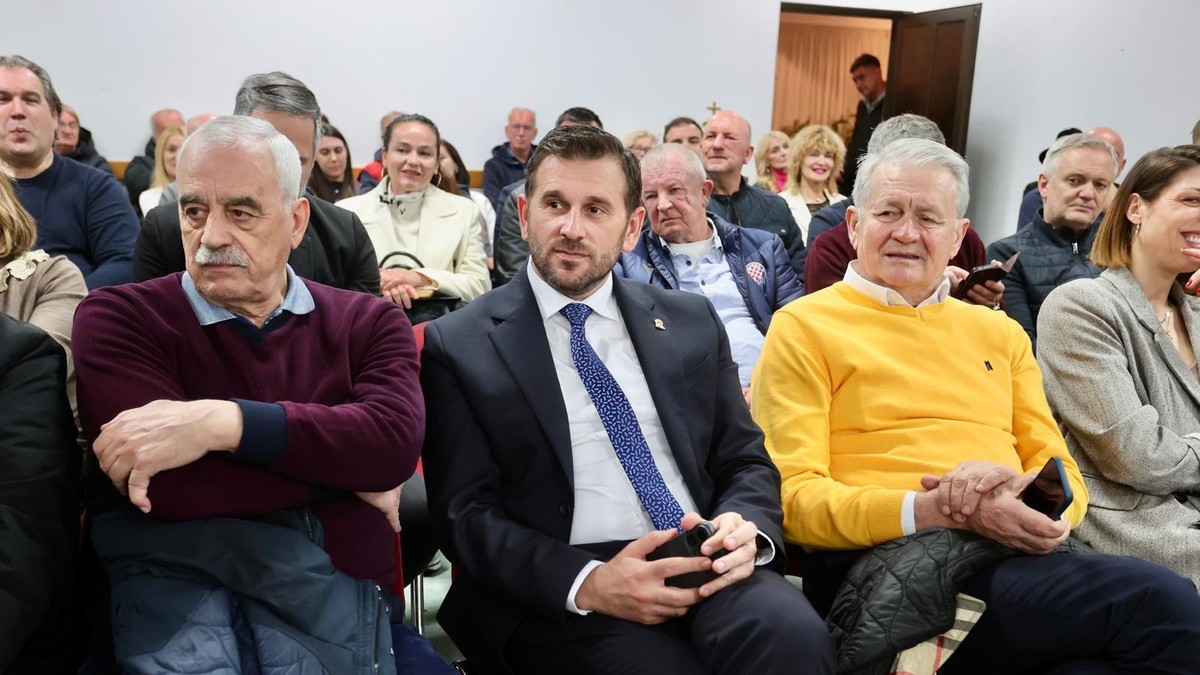 HAJDUKOVA '71. GODINA: Brojne legende 'bijelih' još jednom se prisjetile osvajanja titule i nezaboravne splitske fešte!