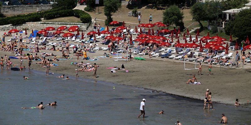 Đir po splitskim plažama: Na Bačvicama najbolje idu ležaljke, Žnjan nudi najviše sadržaja, a na Obojenoj se plaća tuš