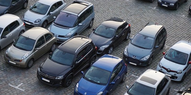 MOJ SPLIT 3 UPOZORAVA 'Radi se garaža na parkiralištu, vozila koja se ne maknu odnijet će pauk'