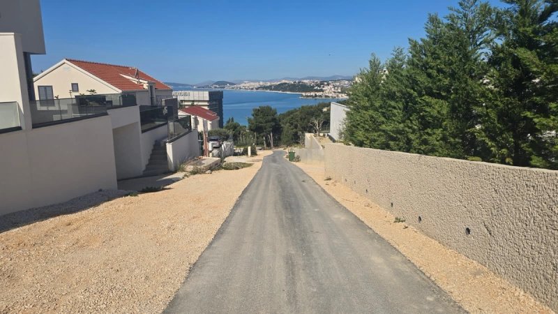 Završeni radovi na više lokacija u Podstrani: Ulaganja u sigurnost, infrastrukturu i kvalitetu života