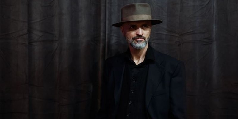 Večer s piscem Damirom Karakašom oduševila sinjsku publiku