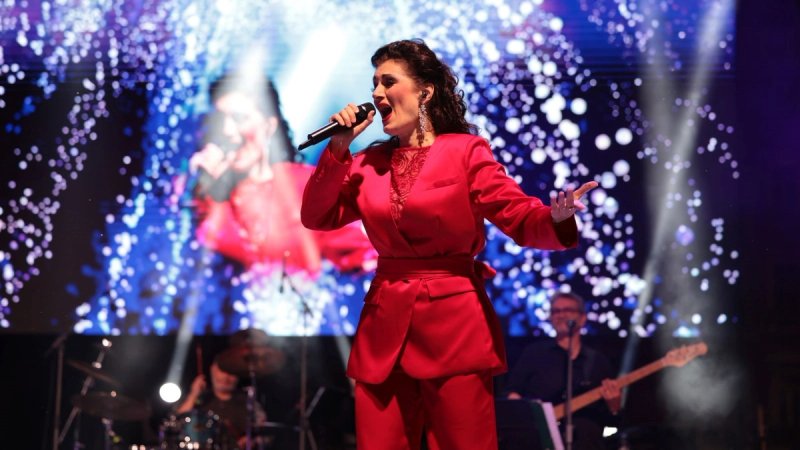 VIDEO Doris zapjevala veliki hit iz 92. godine, odmah zapaljene baklje