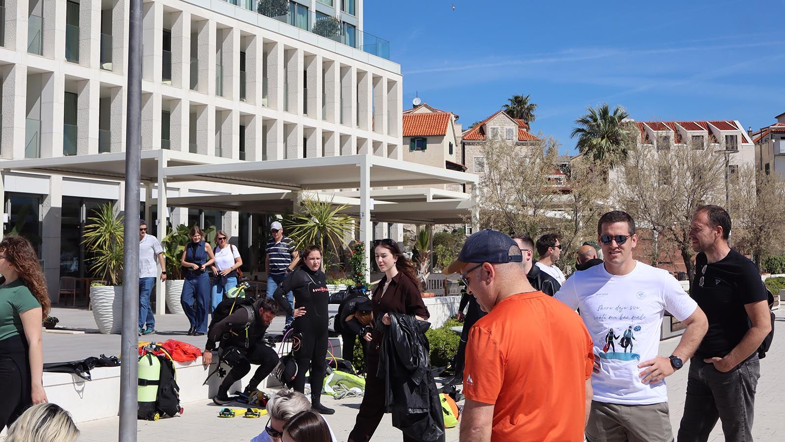 FOTOGALERIJA Zaron za čišće more ispred hotela Ambasador