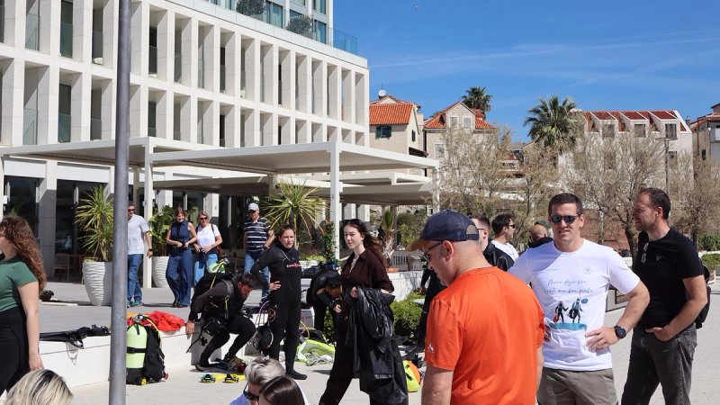 FOTOGALERIJA Zaron za čišće more ispred hotela Ambasador