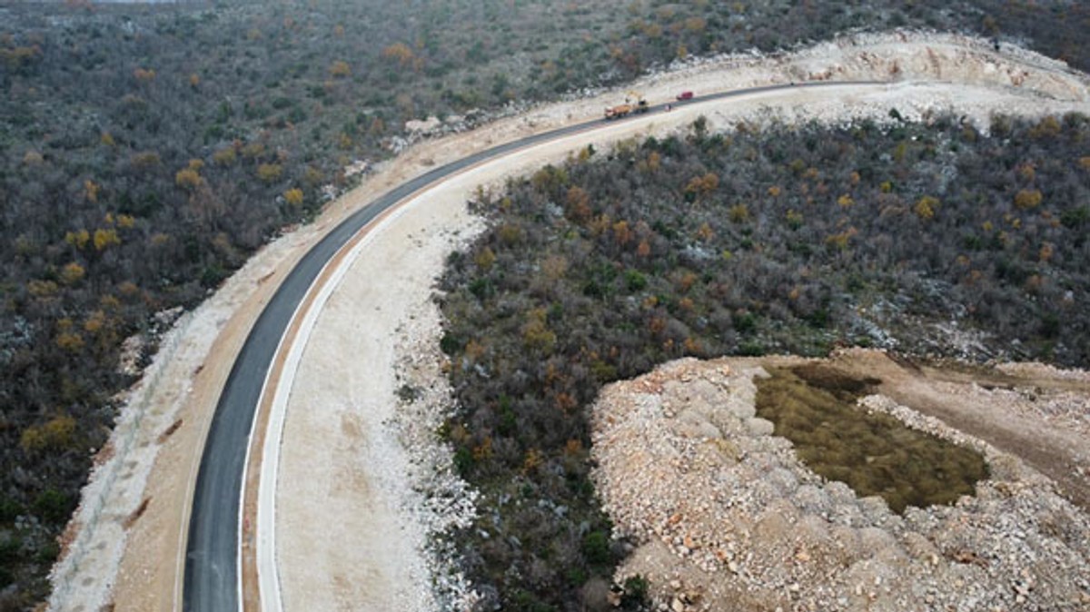 DI JE ZAPELO? Katastrofa na pomolu: Centar za gospodarenje otpadom u Lećevici neće biti dovršen prije 2028. godine!