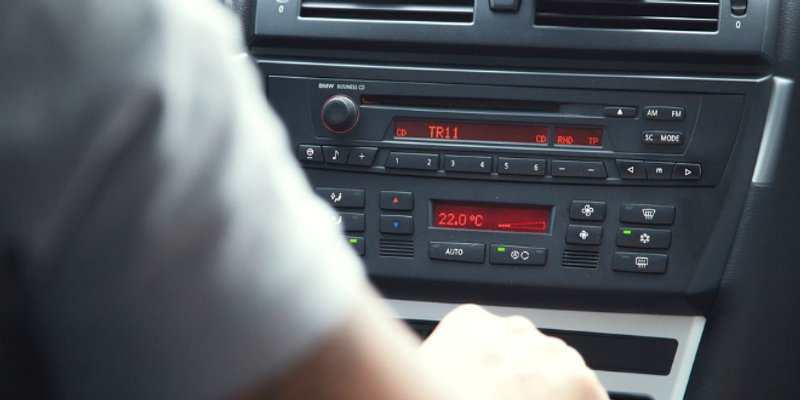 POMOĆ UKRAJINCIMA Uber pruža besplatne vožnje preko granice
