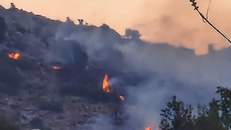 VIDEO Požar na Pelješcu pod nadzorom, vatrogasci spriječili širenje vatre