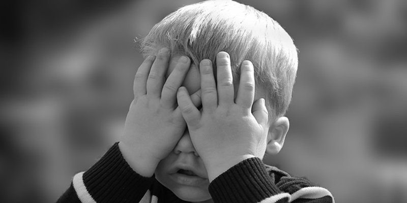 Vatrogasac spasio djecu u dobi od dvije i četiri godine, majka ih ostavila same doma