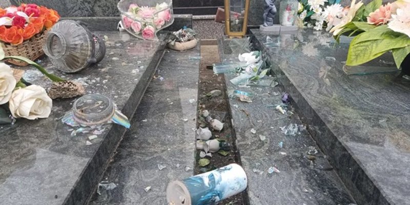 SRAMOTNI VANDALIZAM Na groblju u Erdutu oštećeno 70-ak grobova