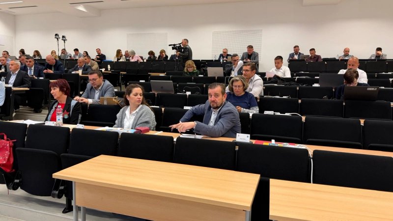 Baukova poruka Sanaderu: 'Ante, nemoj vrijeđati Torcidu!'