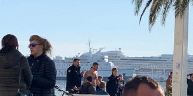 IZVANREDNA KONFERENCIJA ZA MEDIJE U SRBIJI: Huligani su sa šipkama napali Maksimovića, Vasića i Kralja, prijetili su im klanjem