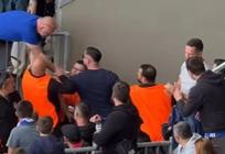 VIDEO: Pogledajte kako je navijač ušao u teren i provocirao Armadu
