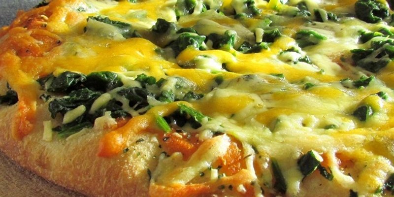 RECEPT Pizza s pestom, špinatom i ricottom