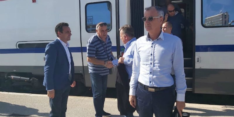 Provozali smo se novom linijom javnog prijevoza, manje od sat vremena trebalo je od centra Trogira do centra Splita