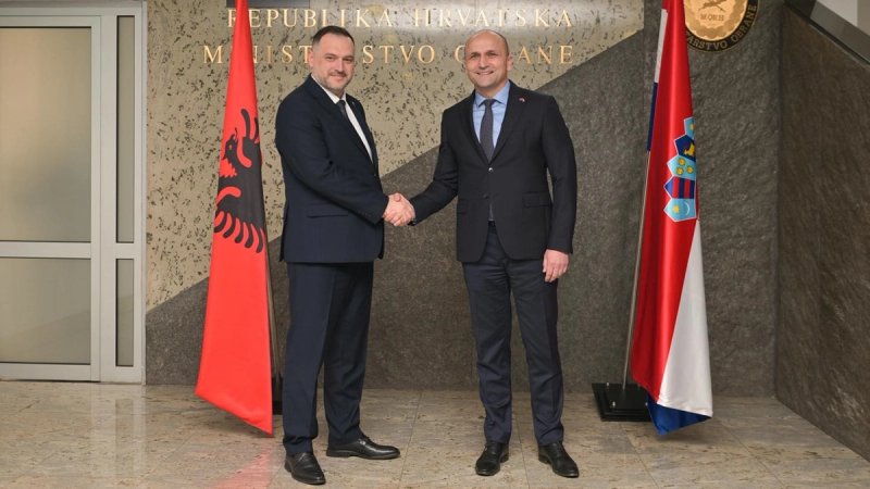 ANUŠIĆ NA SASTANKU S ALBANSKIM MINISTROM OBRANE 'Potvrda čvrstog prijateljstva i savezništva'