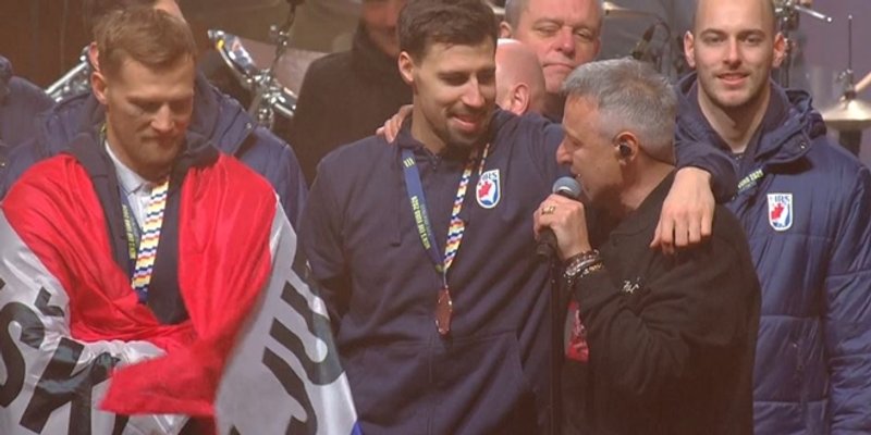 THOMPSON RUKOMETAŠIMA 'Kada su se neke sporedne stvari događale oko vas, vi ste se ponijeli dostojanstveno, kao vitezovi'