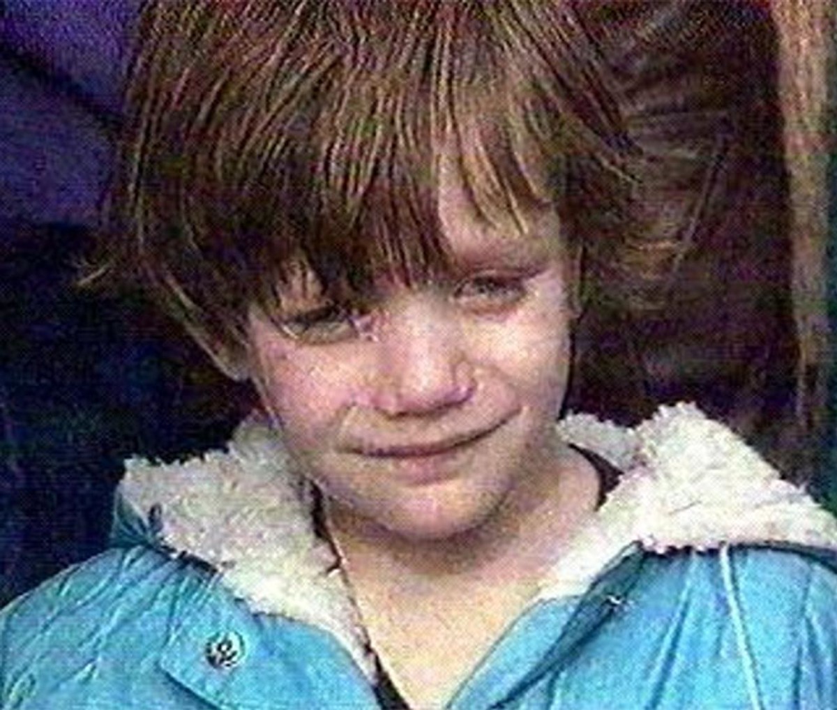 'Djevojčica u plavom kaputiću' večeras se zajedno s pripadnicima Torcide fotografirala ispred njoj posvećenog murala u Vukovarskoj ulici 