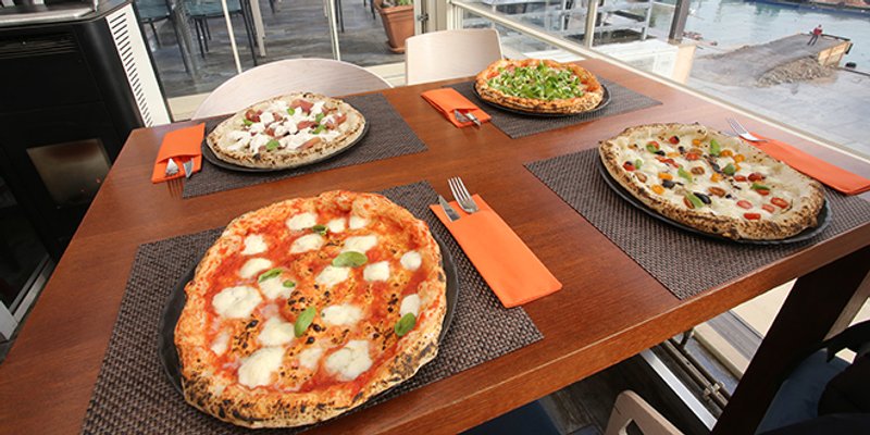 Božićno darivanje u pizzeriji Renato