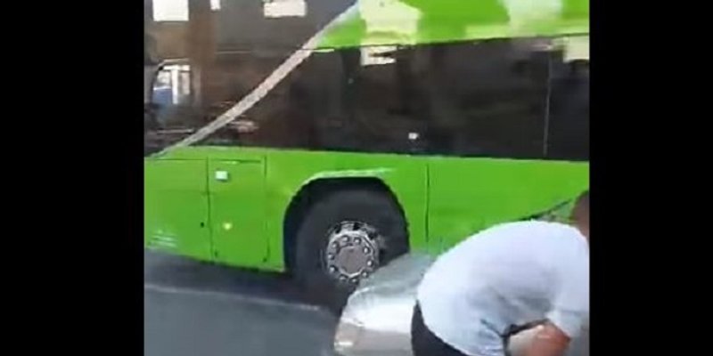 VIDEO Sudar autobusa i osobnog vozila na izlazu iz Splita