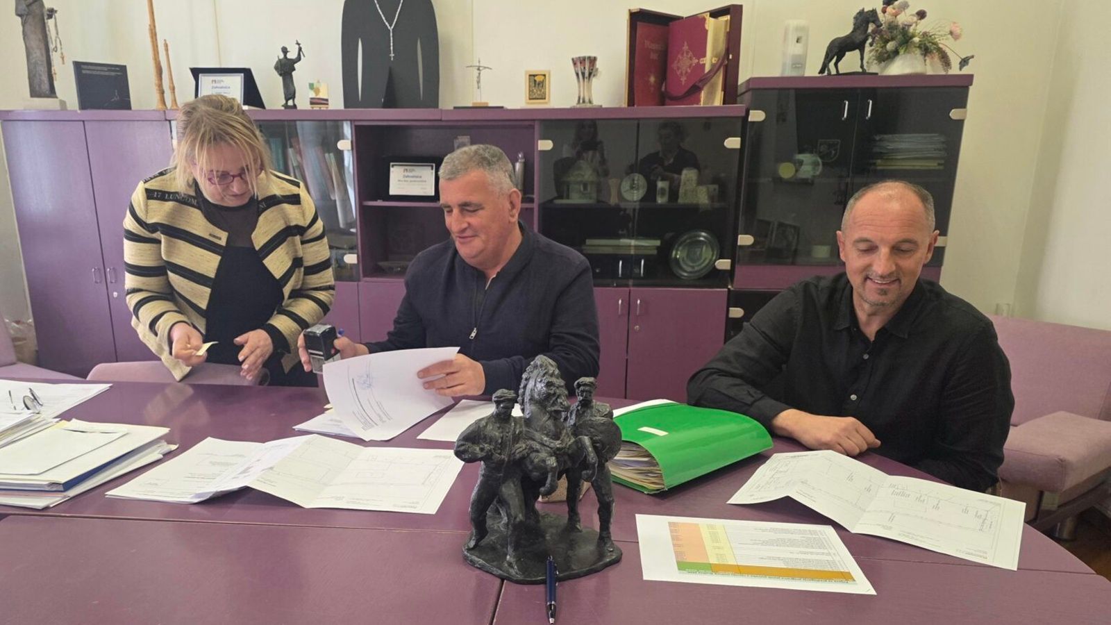 Gradonačelnik Bulj potpisao ključni dokument za gradnju nove OŠ fra Pavla Vučkovića