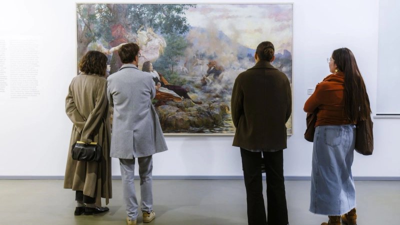 FOTOGALERIJA Značajan interes za izložbu 'Između snova i jave' u Sinju