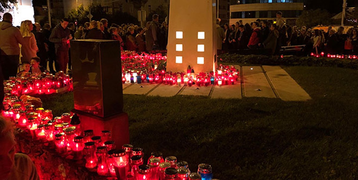 VIDEO: Mimohod završen bakljadom i pjesmom u čast gradu heroju Vukovaru!