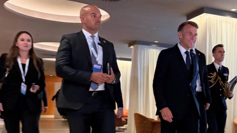 FOTO/VIDEO 'Lagani' Macron: Francuski predsjednik opušten uoči sastanaka u Splitu