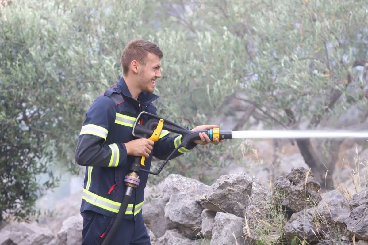 Požar u Grebaštici | foto: Veljko Martinović