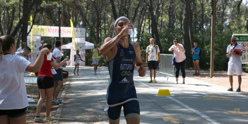 Vozač BMW-a na Marjanu napao čovjeka koji je osiguravao triatlon trku