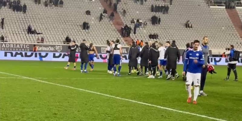 VIDEO Pogledajte scene s kraja utakmice, jedan igrač Hajduka odjurio je u svlačionicu