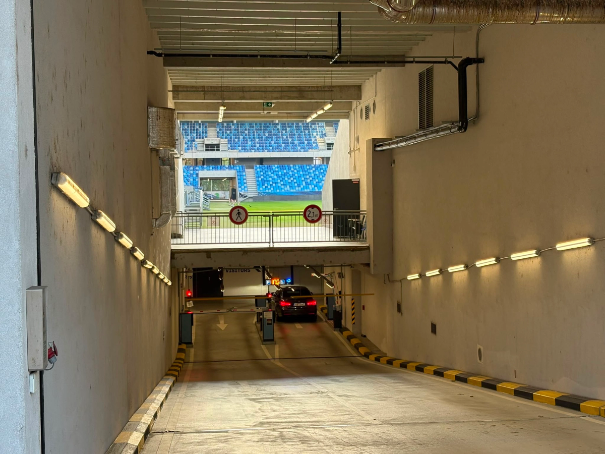 Parking ispod terena