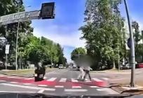 ZASTRAŠUJUĆA SNIMKA Ovaj motociklist izazvao je zgražanje, pogledajte koga je sve doveo u opasnost