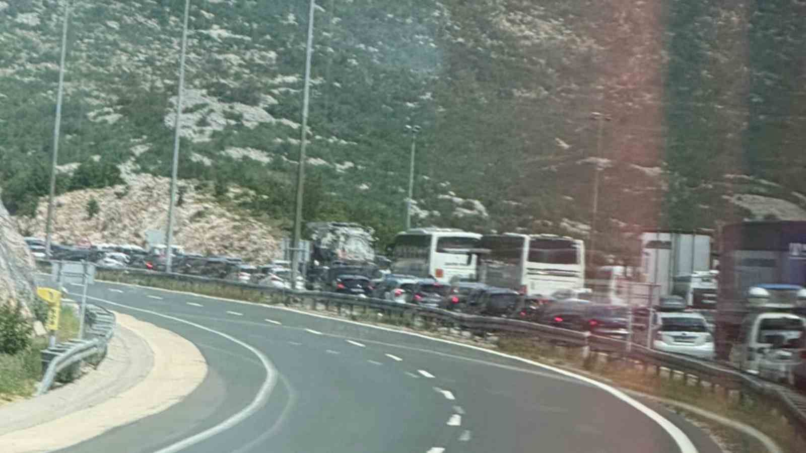 Velike gužve na A1: Pokvareni kamion usporio promet prema Zagrebu