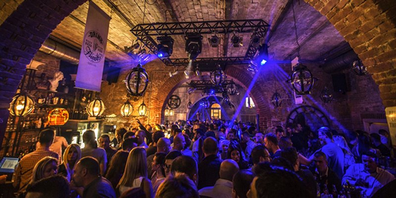 FABRIQUE PUB Večeras nastupa grupa Songkillers