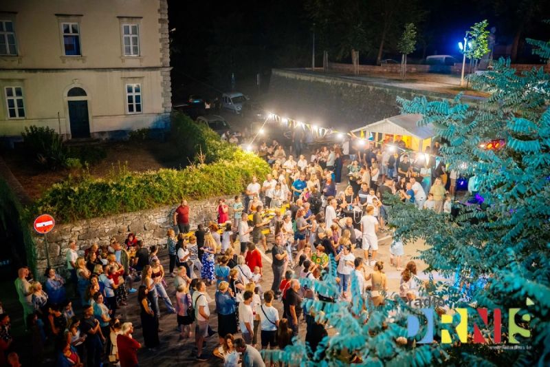 13. RADIO PIJACA Noćni sajam tradicije i običaja drniškog kraja