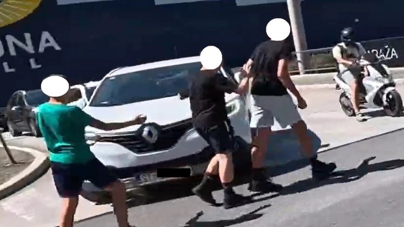 FOTO Automobilom naletjela na djecu na pješačkom prijelazu u Solinu