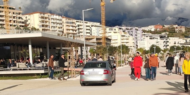 PRVI RED DO MORA Autom 'uletio' na Žnjan