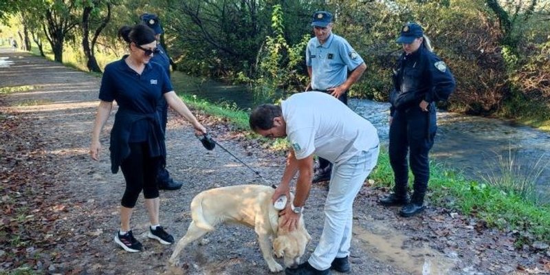 Komunalni redari i policija u kontroli šetanja pasa na području Podstrane!